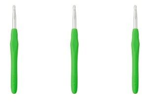 Маленькие крючки для вязания, предназначенные для изготовления свитеров, подарочных пакетов и красочной кружевной пряжи.