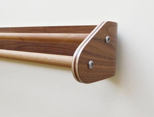 Настройка деревянного двойного полотенца с стенной стойкой для кухонных приборов
