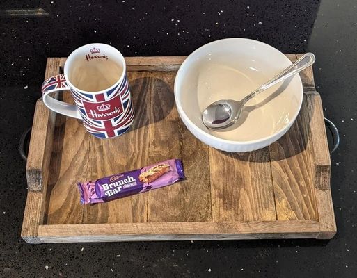 Специально выгравированный деревянный поднос для подачи пищи Рустический стиль для кофейного стола дисплей и держатель чашки