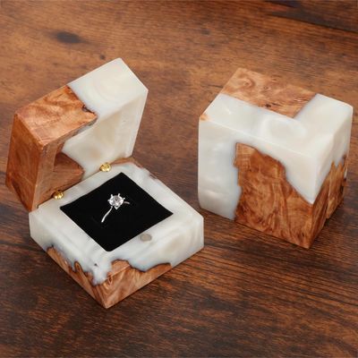 Элегантная деревянная кольцевая коробка для упаковки ювелирных изделий