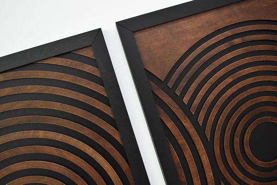 Супермаркет должен иметь набор из 3 больших текстурированных геометрических деревянных стеновых панелей