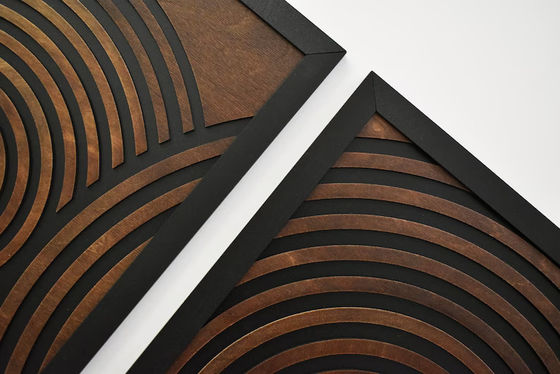 Супермаркет должен иметь набор из 3 больших текстурированных геометрических деревянных стеновых панелей