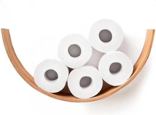 Изогнутая деревянная полка для туалетной бумаги Идеальное сочетание формы и функции