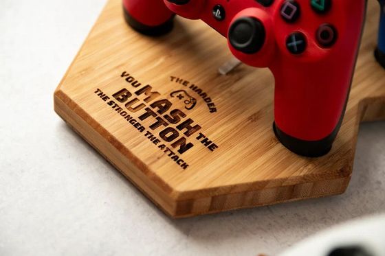 Регулируемая стойка для игроков Идеальное сочетание бамбука и акрила для оптимальной игры