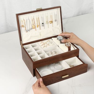 Четырехугольник Заказ на заказ Массивный деревянный браслет Часы Дисплей Ручная ювелирная коробка для хранения