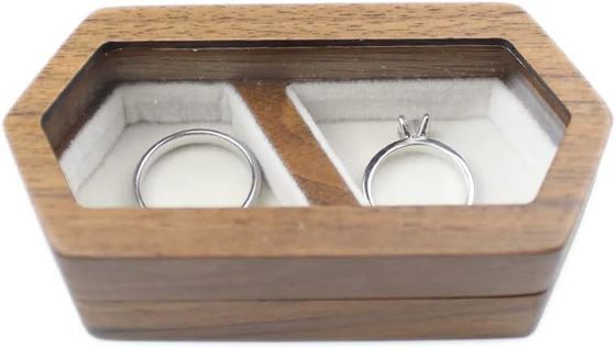 Коробка с двумя кольцами ручной работы с прозрачной крышкой из белого бархатного материала и сжигательной печатью