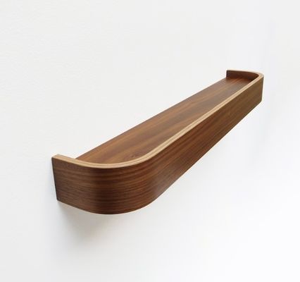 Современные деревянные полки с закругленным краем