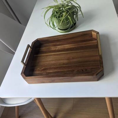 Кухня Ресторан Деревянная поднос с золотым полированным металлическими ручками Орех