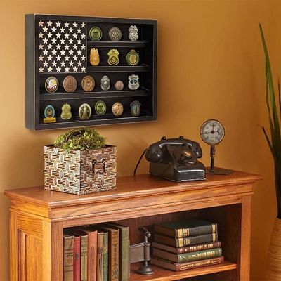 Правительственный военный вызов Монетная стойка с деревянным американским флагом