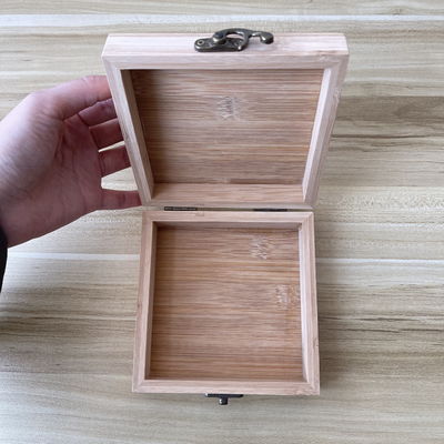 12.8x12.8x4.5cm Продвижение Custom Engrave Logo Бамбуковый подарочный ящик для других подарков