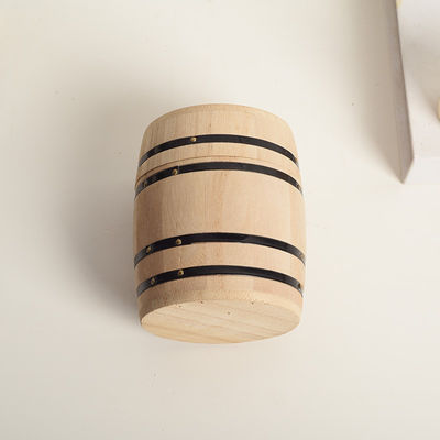 Деревянный барель для хранения простых цветов