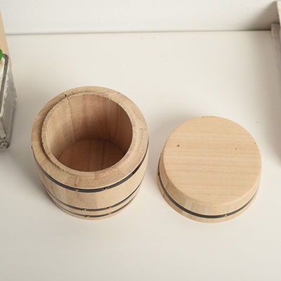 Деревянный барель для хранения простых цветов