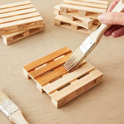 Дерево простого цвета 3.9 X 3.9 В настраиваемом логотипе Размер квадратный мини-палетный натуральный чашечный коврик