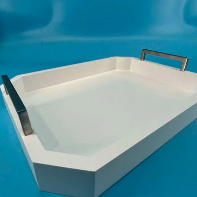 Приемлемый белый деревянный поднос с ручками из дерева акации