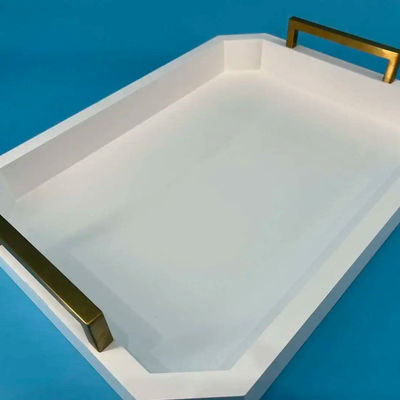 Приемлемый белый деревянный поднос с ручками из дерева акации