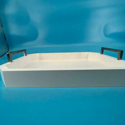 Приемлемый белый деревянный поднос с ручками из дерева акации