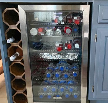 Высокое количество складываемый деревянный винный держатель для настраиваемых сделанных столешницы винной стойки