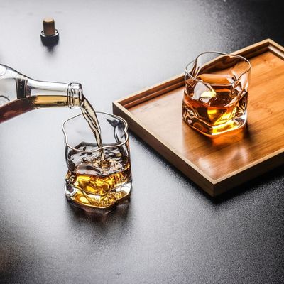 Стеклянная чашка с кристаллическими линиями, настраиваемый логотип и многоцветные варианты