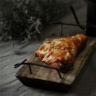 Рустический сервисный поднос из натуральной древесины с металлическими ручками OEM ODM принято