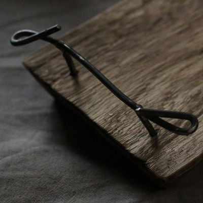 Рустический сервисный поднос из натуральной древесины с металлическими ручками OEM ODM принято