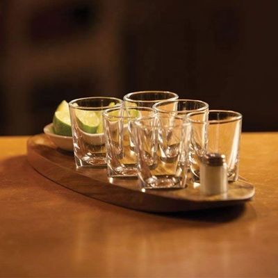 Деревянный обыкновенный цвет Акация Деревянный держатель чашек Стрелка Стеклянные чашки для подачи поднос с печатью