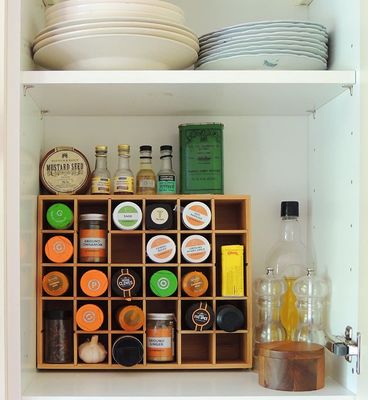 Кухонный шкафчик с бамбуковыми деревянными специями с тенными ящиками и регулируемой плавучей полкой